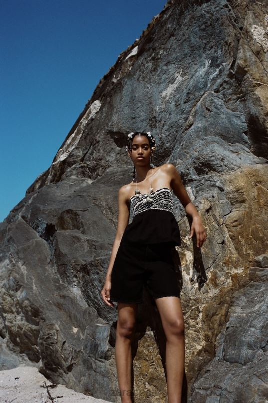 Zara keskmise kõrgusega tavalised trf lühikesed püksid naised must Riietus 42F0H551