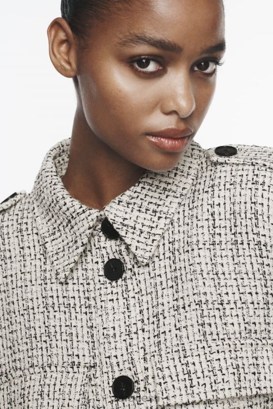 Zara struktureeritud bleiser plaastritaskutega naised ekru/must Riietus 42F0H172