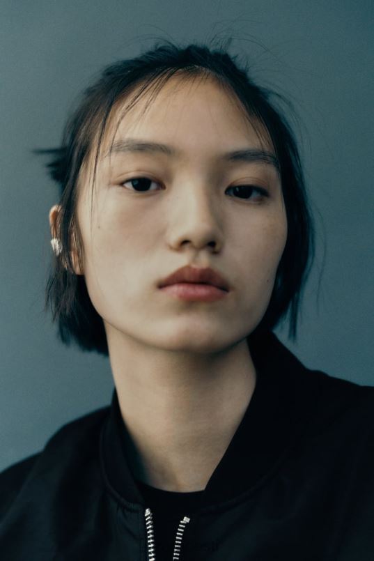 Zara crop nailonist bomber jope naised must Riietus 42F0H15